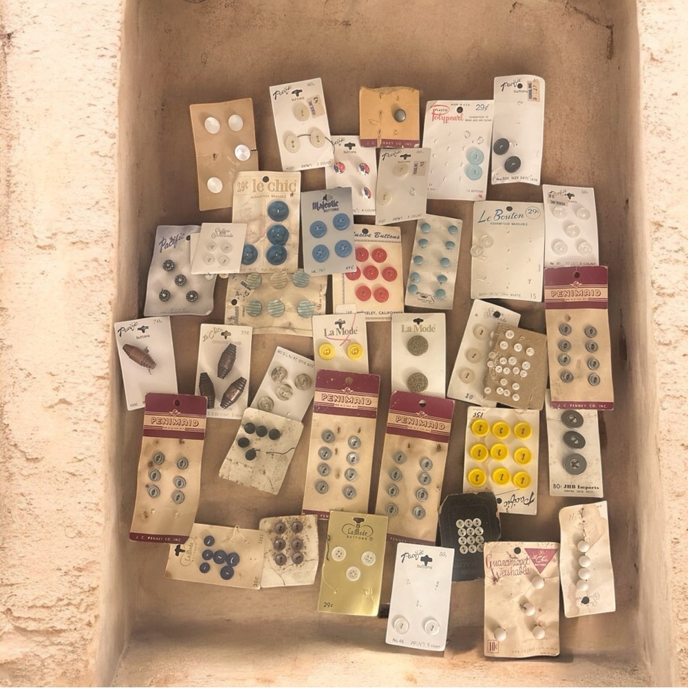 Vintage Buttons Lot